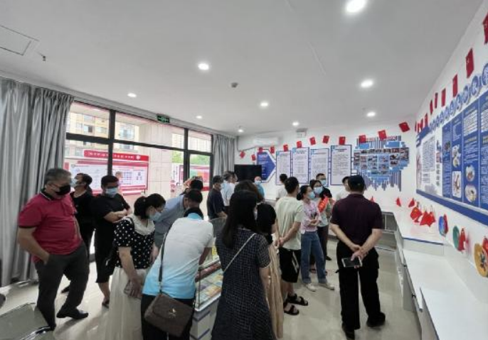 广西柳州市阳和工业新区组织党员代表走进反邪教警示教育基地