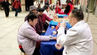 安徽淮北：义诊服务“入口”  反邪知识“入心”