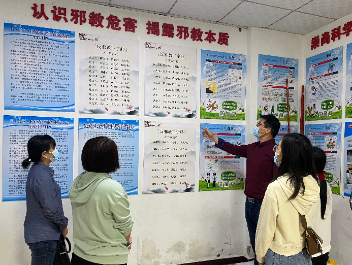 广西来宾市兴宾区委组织部深入社区开展禁毒、反邪教宣传活动