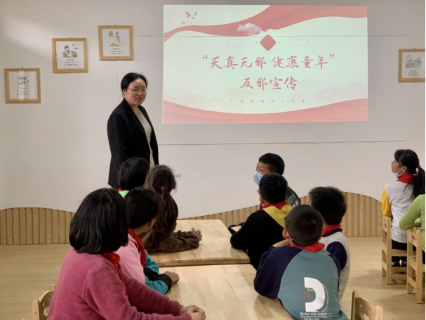 浙江天台南屏：“天真无邪 健康童年”反邪宣讲进乡村复兴少年宫