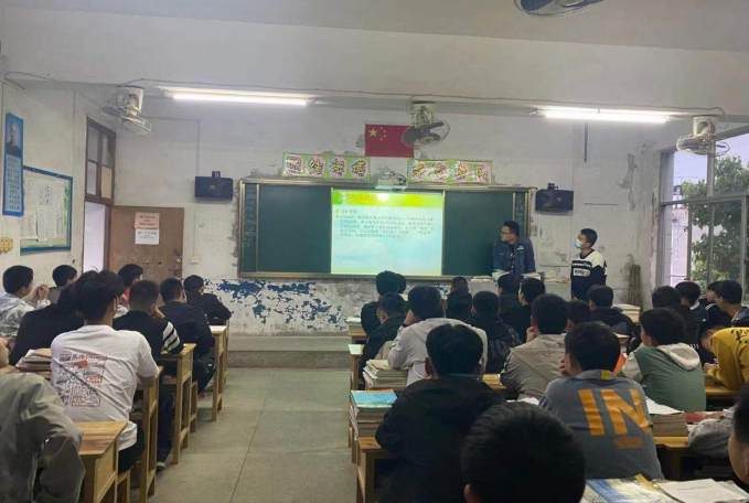 湖北省黄冈市蕲春县开展“崇尚科学 反对邪教”进校园主题活动