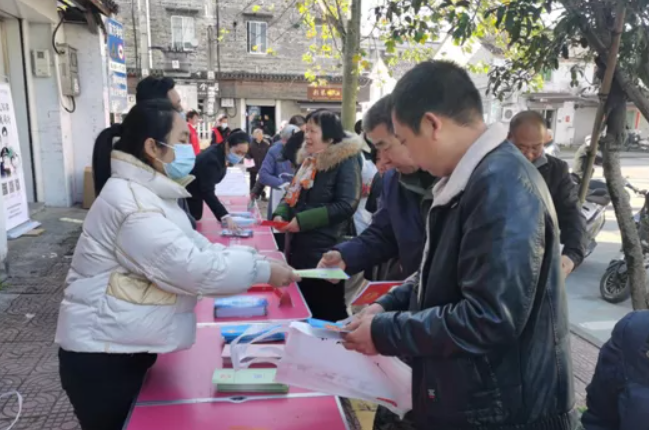 学法不忘反邪 反邪永无止境--浙江省台州市黄岩区宁溪镇开展平安、反邪教宣传活动