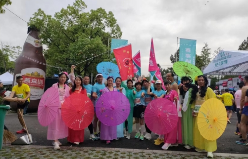 浙丽反邪 平安同行--浙江省丽水市反邪教协会助力莲都马拉松开展反邪教警示教育宣传