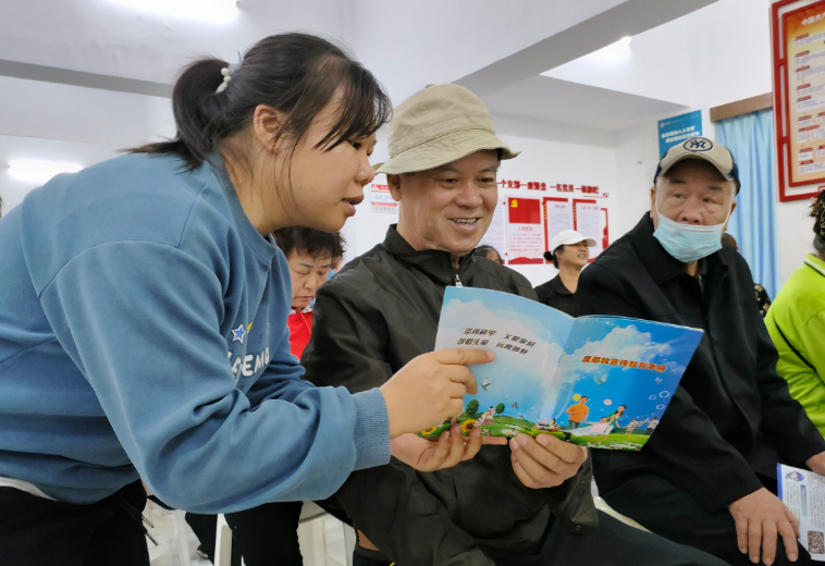 广西柳州市柳南区开展“崇尚科学创文明，反对邪教齐努力”法治宣传