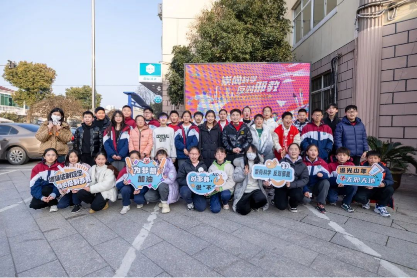 深化目标群体 推广反邪意识--上海市青浦区“关爱之家”环保袋DIY系列活动继续前行