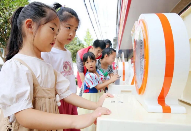 玩转科学 快乐暑假--湖北省荆门市反邪教科普“双百活动”走进栗溪村