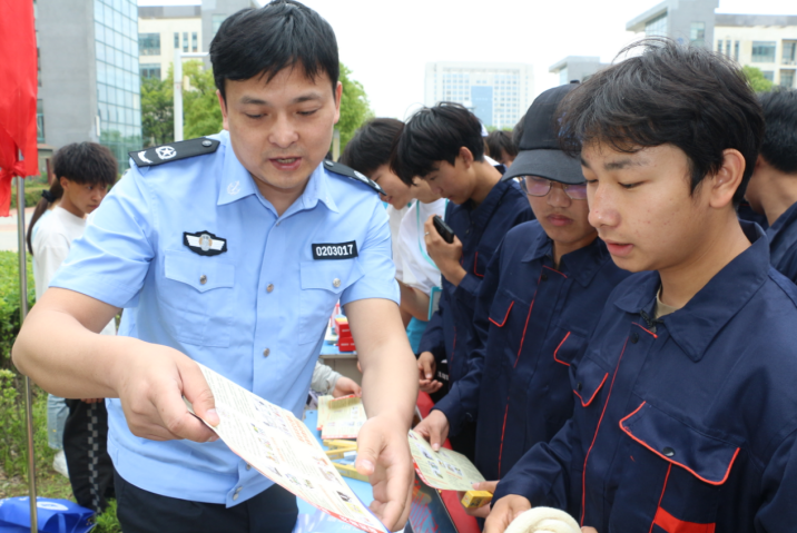 安徽省淮北市开展反邪教警示教育宣传进校园活动