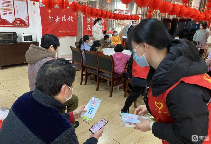 其乐融融迎元宵 反邪宣传来助力--湖北省武昌区珞珈山街道在武汉大学工学部社区开展“闹元宵、猜灯谜、送温暖”活动