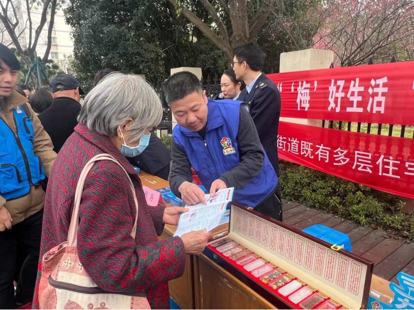 浙江海宁：雷锋纪念日活动掀起反邪热潮