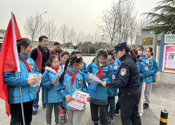 关爱童心 共筑无邪未来--安徽省铜陵市铜官区反邪教协会组织开展反邪教进校园活动
