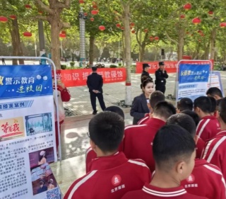 新疆维吾尔自治区和田地区反邪教协会开展国家安全教育日暨宪法宣传月专题宣传活动
