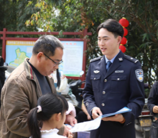 广西梧州：共赏“下俚瑰宝” 筑牢反邪防线