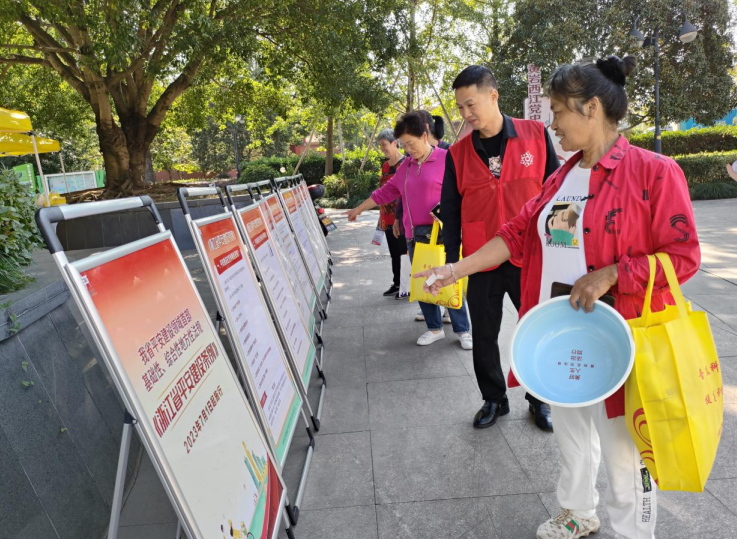 浙江省台州市黄岩区以平安宣传为契机开展反邪教进乡村活动