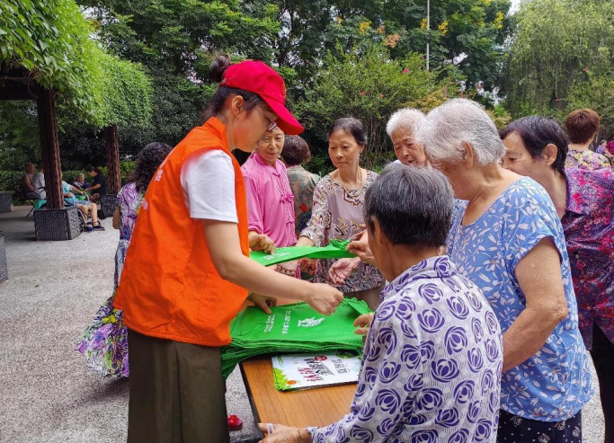 四川省成都市青羊区启动“聚力反邪教 同心话平安”防范邪教宣传月活动