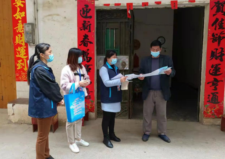 向邪教说不--广西来宾市兴宾区开展清查反宣品行动