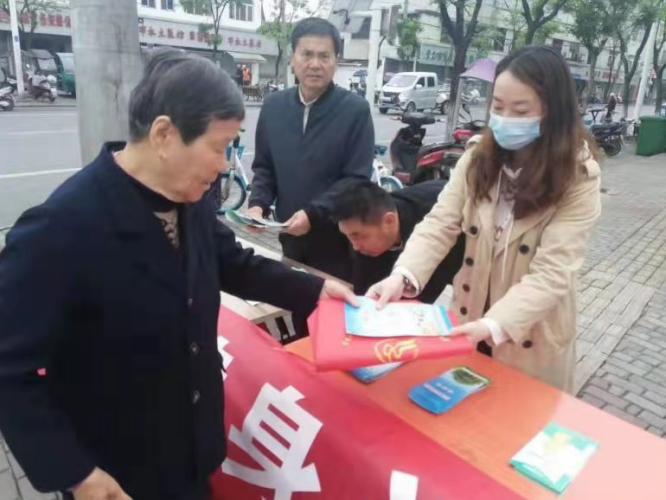 安徽省巢湖市天河街道开展反邪教宣传活动