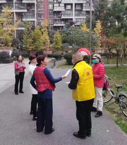 四川省成都市青羊区广泛开展街头反邪教科普“微讲座”活动