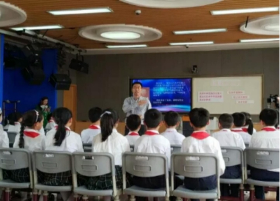 浙江省义乌市委政法委筑牢中小学生新学期“防邪墙”