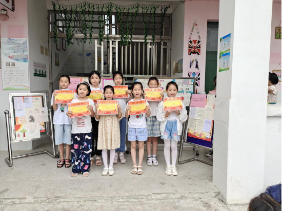 安徽巢湖青山小学举办“童心向党 反邪有我”主题手抄报比赛