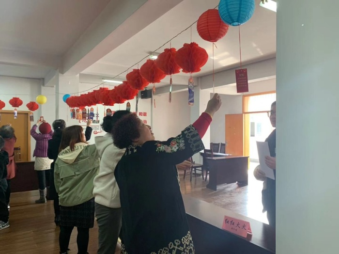 浙江省嘉兴市秀洲区反邪教宣传引入民俗文化群众火热参与灯谜竞猜