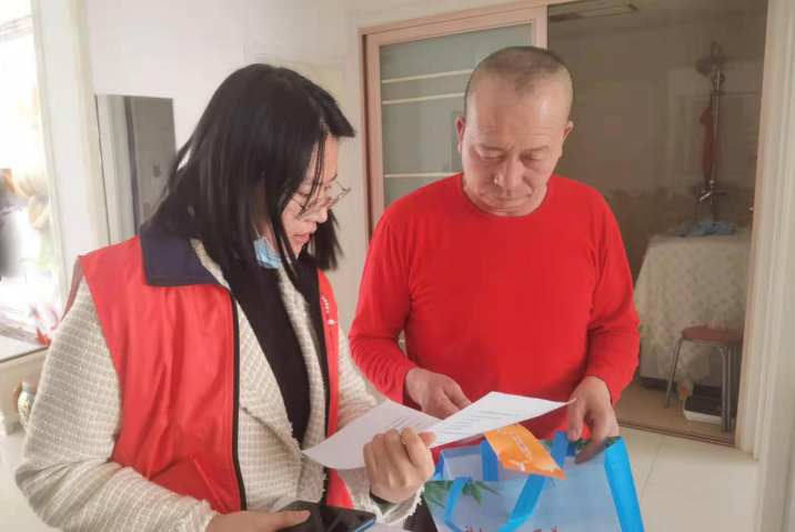 内蒙古包头市石拐区反邪教协会开展反邪教宣传“进社区”活动