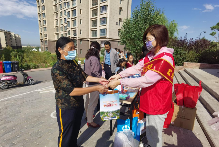 内蒙古鄂尔多斯市康巴什区：文明创建说出来 反邪宣传不停歇
