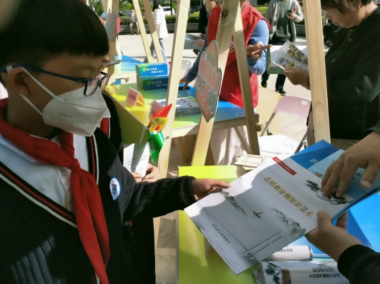 浙江省舟山市普陀区开展“传承五四精神 共建无‘邪’家园”反邪宣传活动