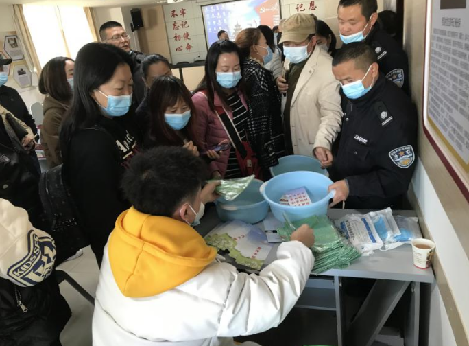 反邪宣传接地气  防邪意识入人心--贵州省“崇尚科学 反对邪教”巡讲活动走进贵阳市云岩区