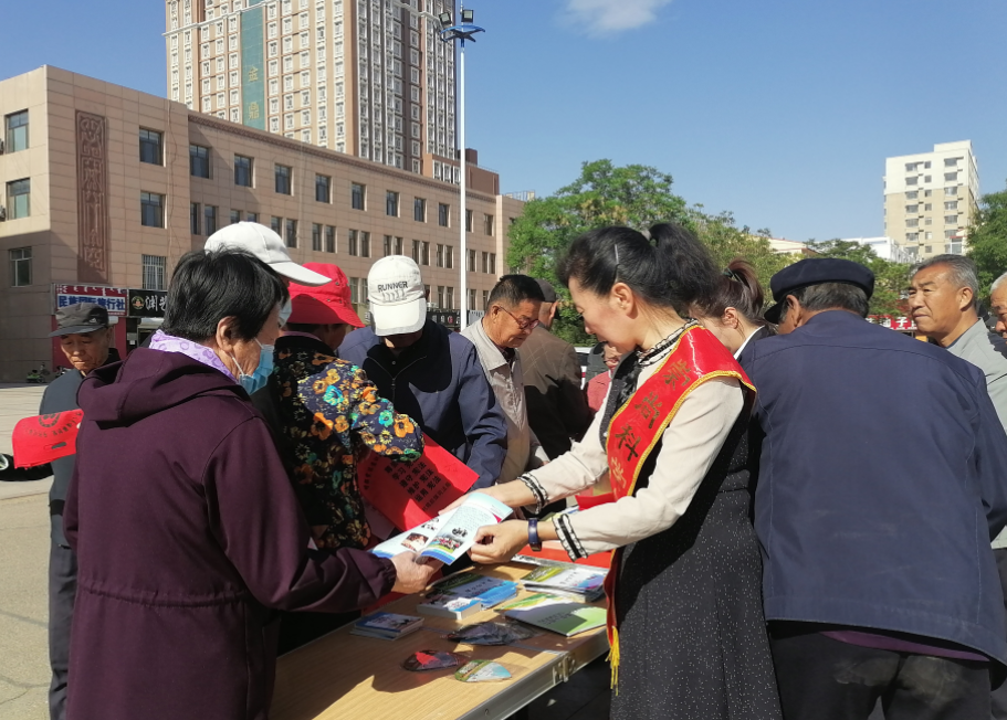 内蒙古杭锦后旗反邪教协会借民族法治宣传周开展反邪教警示教育宣传活动