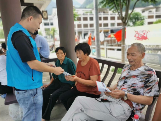 浙江景宁：巧借疫苗接种东风 扎进一剂反邪“预防针”