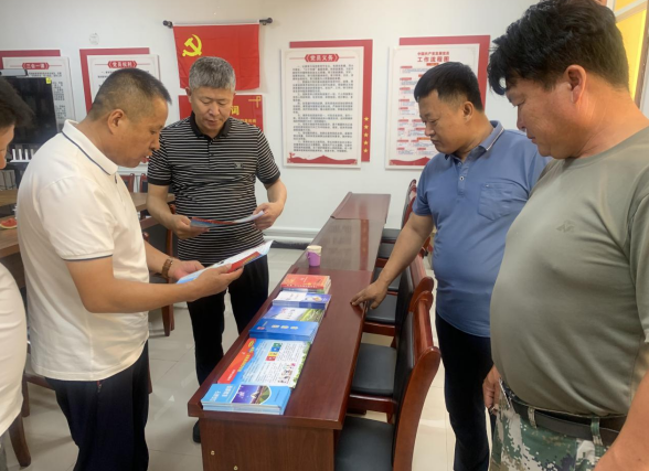 内蒙古自治区、巴彦淖尔市两级联合督导组深入乌拉特后旗开展“反邪教警示教育进边关”专项督导