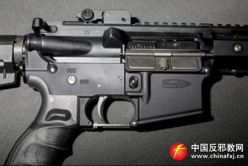 美国宾州候选人、基督教民主主义与AR-15邪教