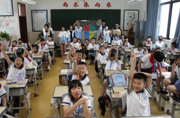 温州大学科普反邪实践队：青春画里展“无邪”，健康校园倡科学
