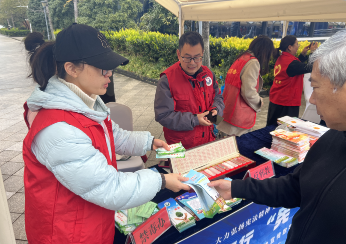 浙江省台州市椒江区结合“12·4”国家宪法宣传日开展反邪宣传活动