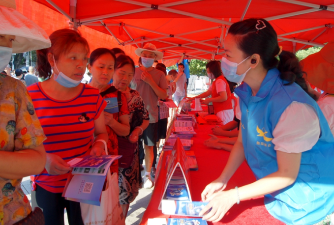 核酸采样点成反邪教宣传阵地--湖南省衡阳市雁峰区“防范邪教宣传月”正式启动
