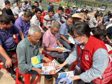 广东省深圳市宝安区：反邪知识“送上门”，筑牢基层思想防线