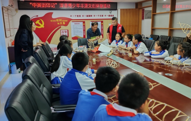 深圳市盐田区：以“鱼灯”为媒--非遗项目承载反邪新使命