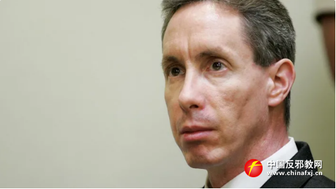 一夫多妻制邪教主儿子公开指控父亲