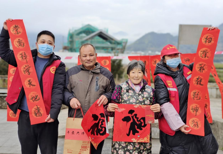 浙江淳安：挥毫泼墨送春联，文化反邪迎新春