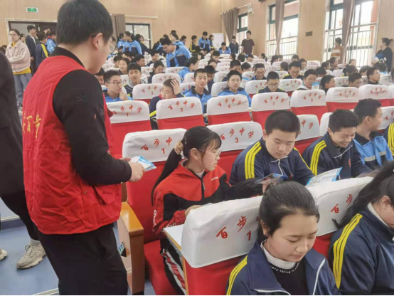 五一反邪教警示教育宣传进校园353.png