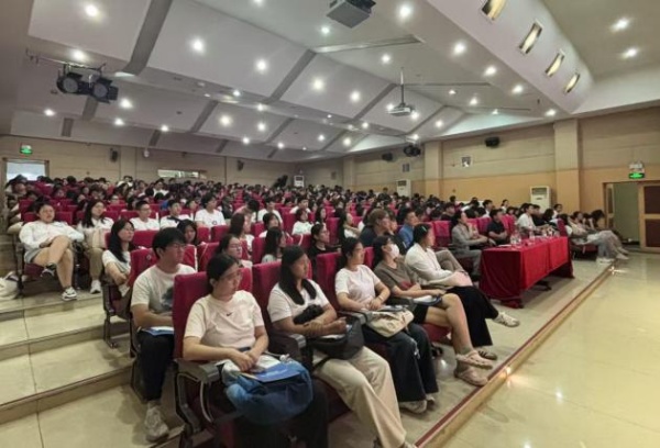 600同举办反邪教专题讲座、宣传展览活动图片1_副本.jpg 600同举办反邪教专题讲座、宣传展览活动图片1_副本.jpg
