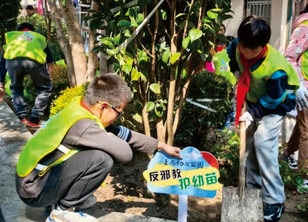 600浙江杭州拱墅区植树节里图片1_副本.jpg 600浙江杭州拱墅区植树节里图片1_副本.jpg
