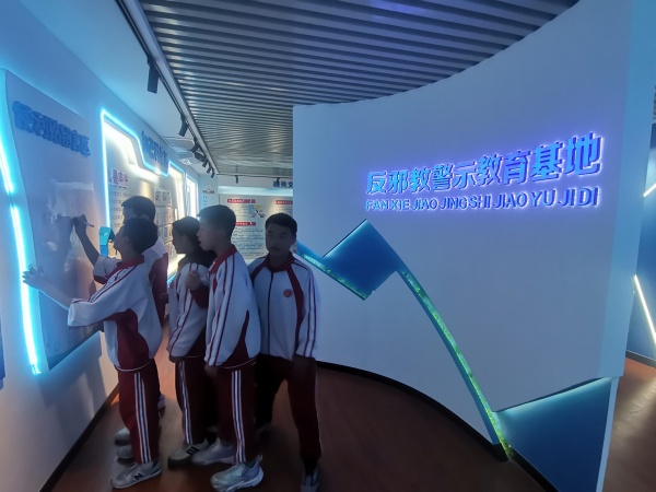 600陕西渭南潼关开展反邪教警示宣传月活动_副本.jpg 600陕西渭南潼关开展反邪教警示宣传月活动_副本.jpg