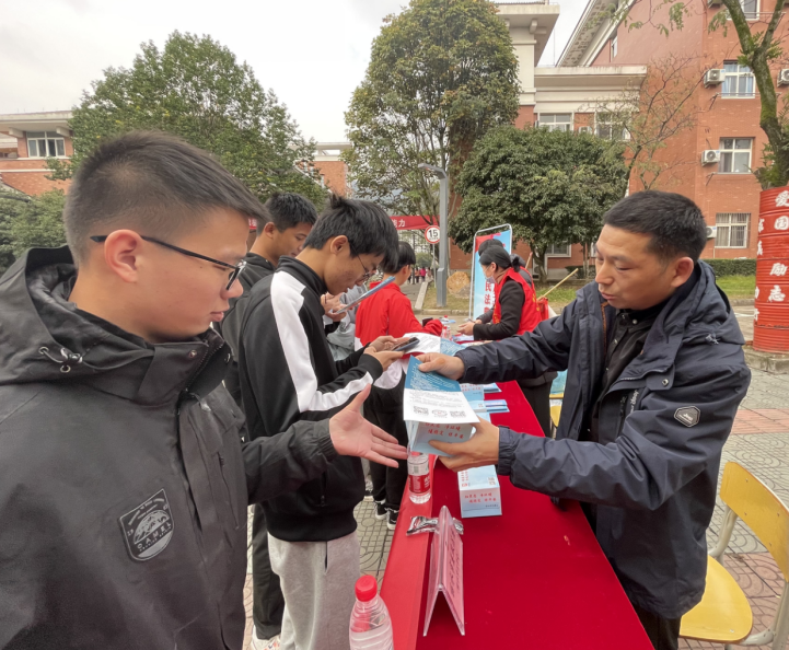 QQ截图20211124104109.png QQ截图20211124104109.png