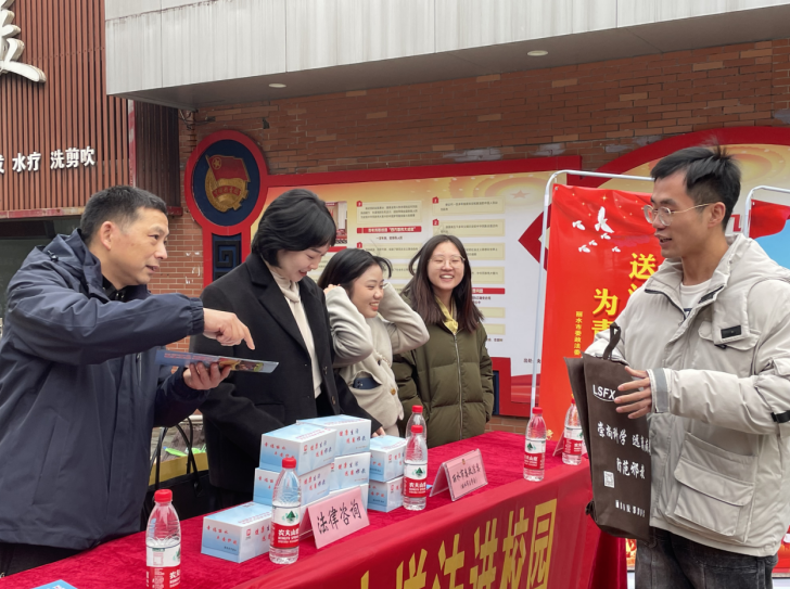 QQ截图20211124104121.png QQ截图20211124104121.png