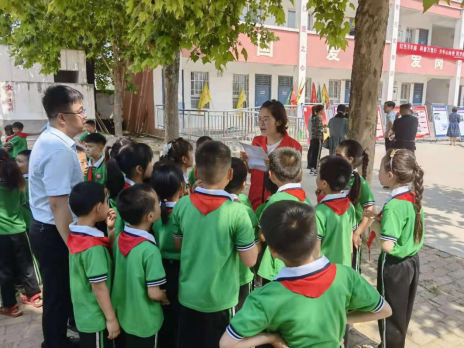 许昌市科普大篷车走进襄城县颍阳镇洪村寺中心小学483.png