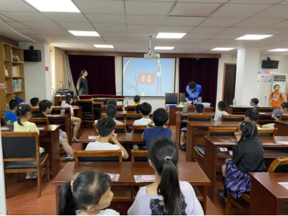 南湖区反邪教协会开展暑期青少年反邪教宣传活动98.png