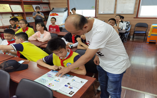 杭州市拱墅区反邪教协会7月活动-小小潮伢儿、拳拳保平安537.png
