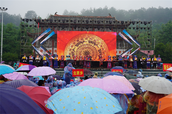 shuangxian600活动现场.jpg shuangxian600活动现场.jpg
