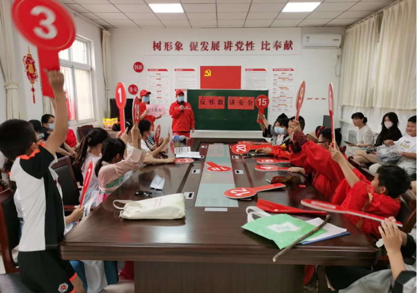 中原油田房地产管理中心举办六一反邪教文化宣传活动315.png 中原油田房地产管理中心举办六一反邪教文化宣传活动315.png